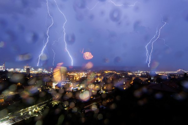 DHMZ izdao upozorenje za nekoliko regija: Prijeti grmljavina