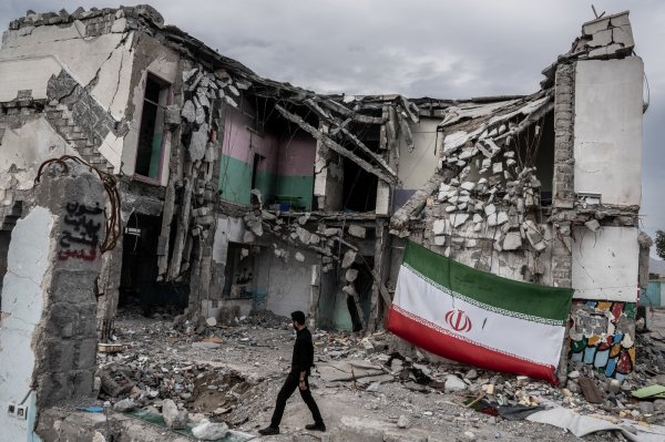 Razrušena škola u Minabu