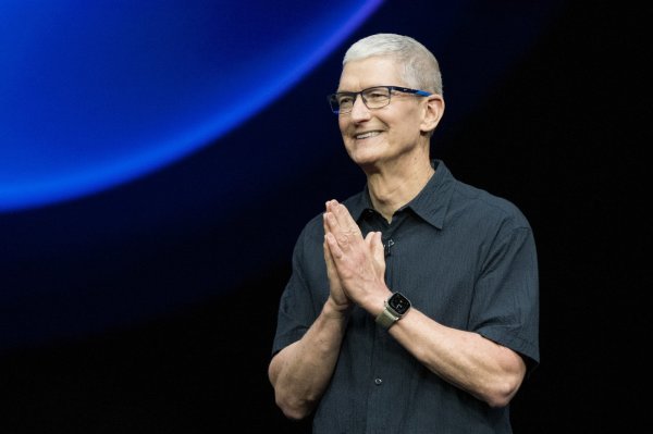 Tim Cook odlazi s čela Applea: Poznato tko preuzima vodstvo