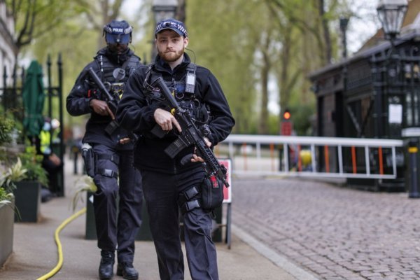Tinejdžer optužen za podmetanje požara u sinagogi u Londonu