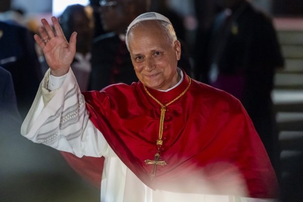 Dramatičan završetak turneje: Nakon papinog odlaska zatvorenici skakali po kiši tražeći slobodu