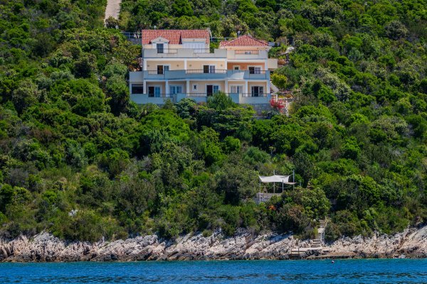 Turizam ovo ne pamti: Imamo više kreveta za 'obitelj i prijatelje' nego za legalne turiste!