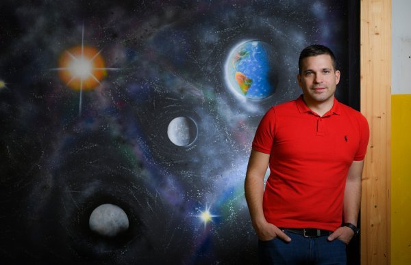 Profesor Dejan Nemčić