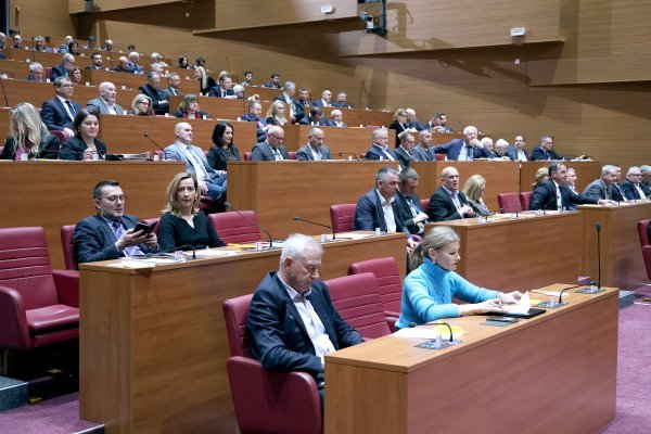 Sabor u srijedu o nezakonito izgrađenim zgradama