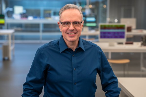 Osim glavnog izvršnog direktora, Apple će dobiti i novog šefa za hardver