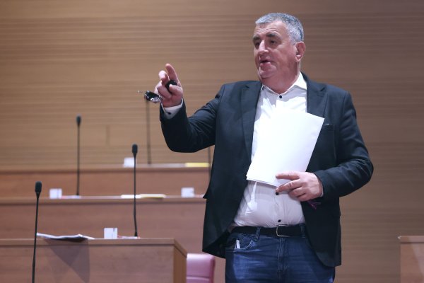 Bulj pisao ministarstvu: Sa županijom se sukobio oko nasipavanja otpada u Sinju