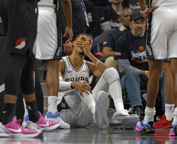 Šok za Spurse: Pogledajte kako je Wembanyama nakon teškog pada zaradio potres mozga