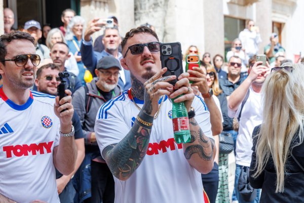 Tom Aspinall na Peristilu