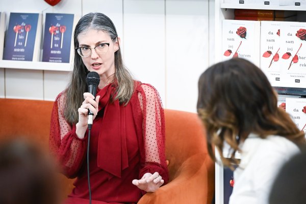 Predstavljena knjiga za mlade 'Da sam joj barem rekao' autorice Laure Nowlin