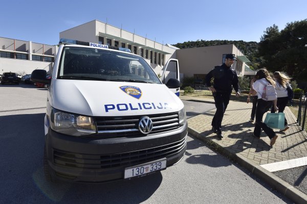 Šibenik: Dojava o postavljenim bombama po školama