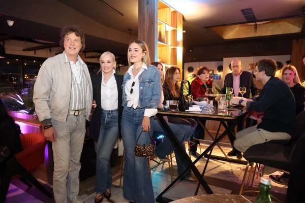 Tonči Huljić, Jelena Rozga, Lorena Bućan u prvom planu, u pozadini Ivan Huljić sa Zoricom Kondžom