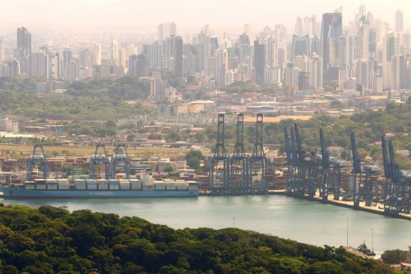 Luka Balboa, Panamski kanal