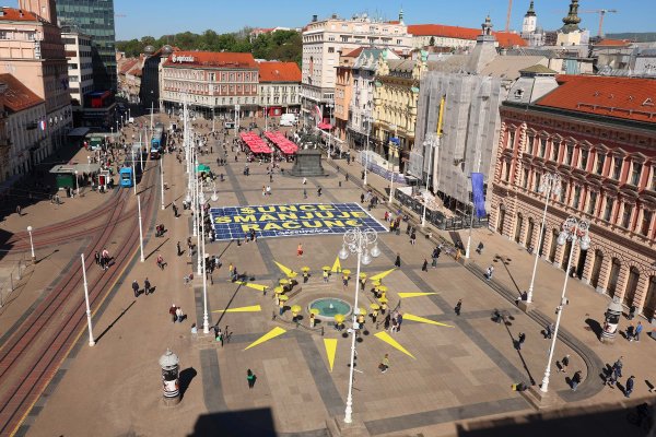 Aktivisti Greenpeacea 'ukrasili' Manduševac: Sunce je rješenje za skupe račune i energetsku krizu!