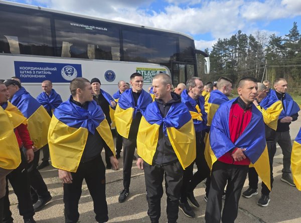 VIDEO Ukrajina i Rusija razmijenile zarobljenike: 'Nisam još svjestan, bio sam zatočen tri godine'