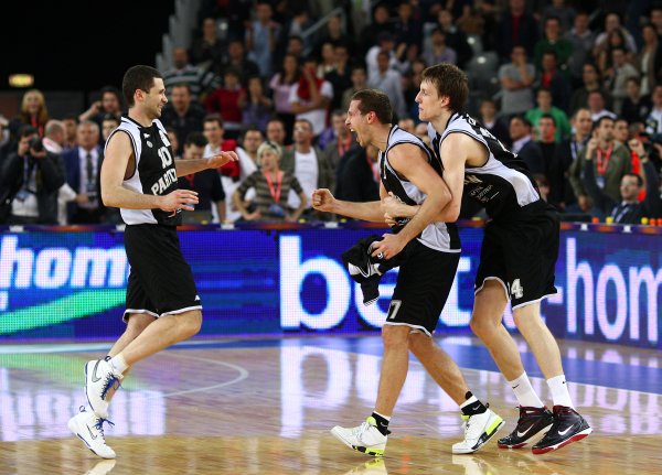 Prošlo je točno 16 godina: Sjećate li se kako je Kecman rastužio punu Arenu?