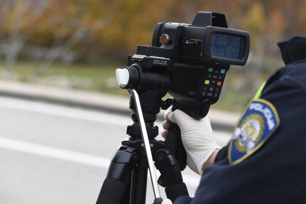 Većina vozača ovo ne zna: Radar može ‘uhvatiti’ brzinu puno prije nego ga vidite