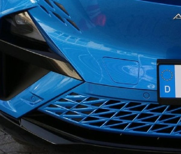 Znate li čemu služe mali poklopci na braniku automobila?