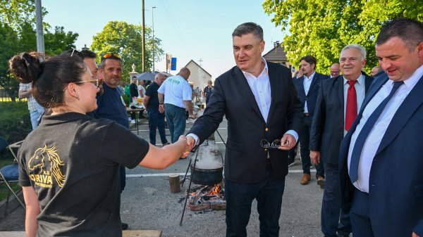 Zoran Milanović u Starim Mikanovcima