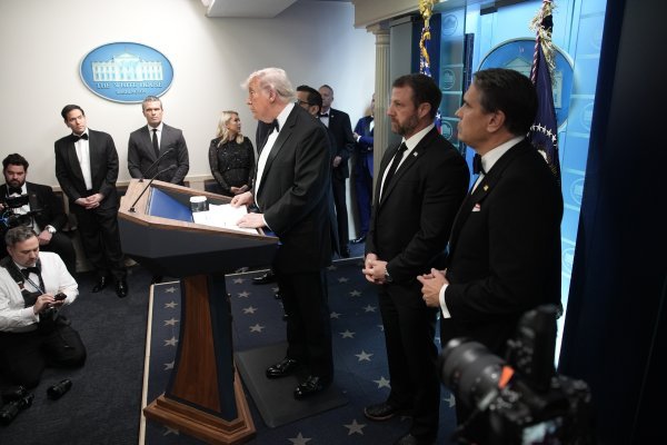 Pucnjava na večeri Udruge dopisnika Bijele kuće