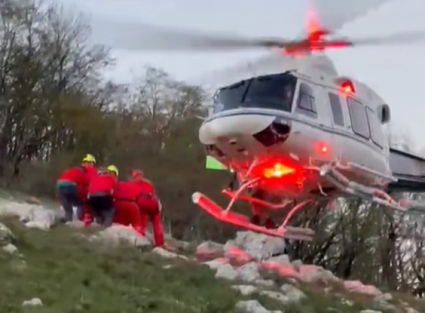 VIDEO Britanski paraglajder srušio se kod Tribalja, spašavali ga HGSS i helikopter MUP-a