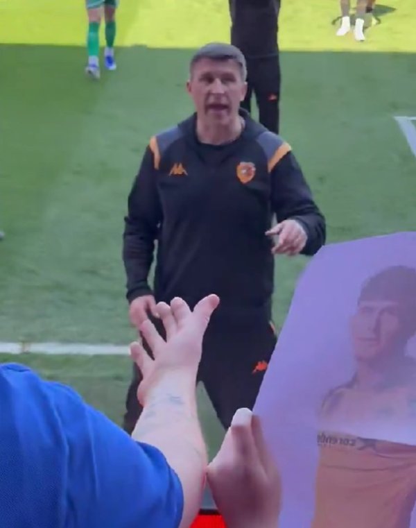 Pogledajte kako se Jakirović sukobio s navijačima nakon kiksa: 'Želite da odem?'