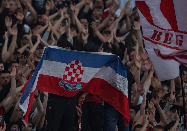 Delije izazvale skandal na najvećem srpskom derbiju: Spaljene hrvatske zastave, Grobarima pjevali o Tuđmanu