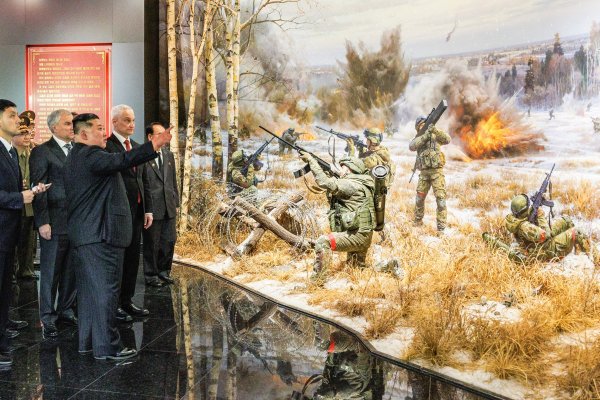 Kim Jong Un na ceremoniji otvaranja muzeja palim borcima