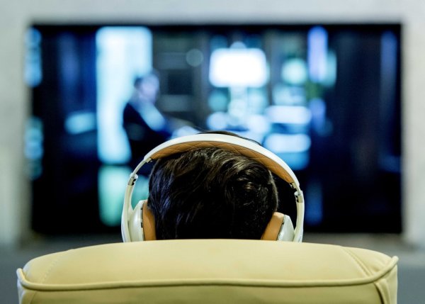 Želite povezati računalo s televizorom? Znate li za Miracast?