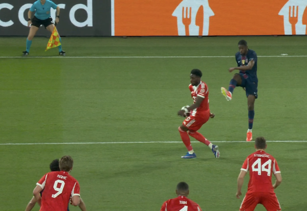 Je li Bayern oštećen protiv PSG-a? Oglasio se i slavni sudac