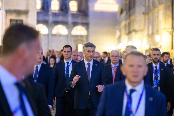 Uzvanici samita 'Inicijativa triju mora' prošetali Stradunom