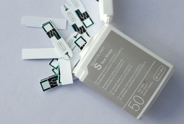 Uređaj za mjerenje šećera krvi - Ilustracija