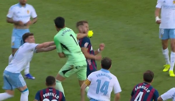 Golman u Španjolskoj šakom udario protivnika: Dobio je drastičnu kaznu kakva nije viđena