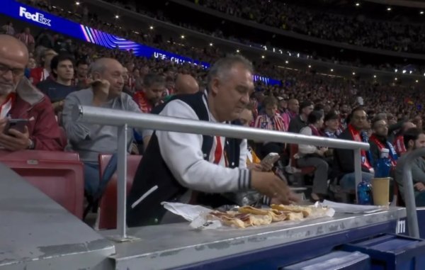 Nitko ne priča o Atleticu i Arsenalu: Pogledajte zbog čega je ovaj čovjek postao viralni hit