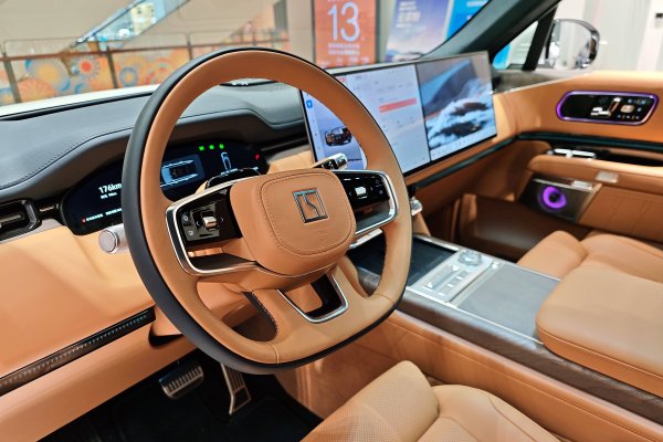 Tri motora i 1250 km dosega: Ovaj SUV uskoro dolazi na europske ceste