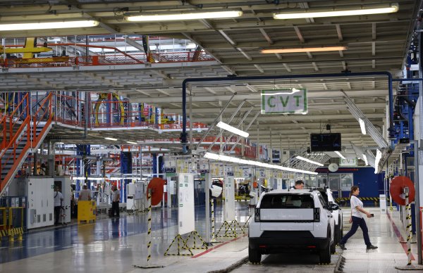 Šok u autoindustriji: Stellantis bi mogao zatvoriti tvornice, Kinezi samo čekaju