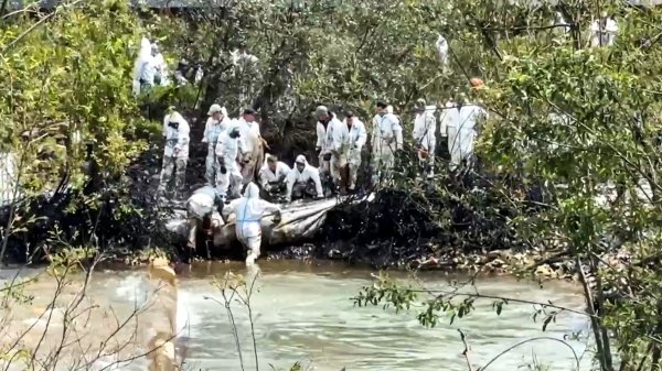 Ruski grad suočava se s otrovnim posljedicama napada na rafineriju