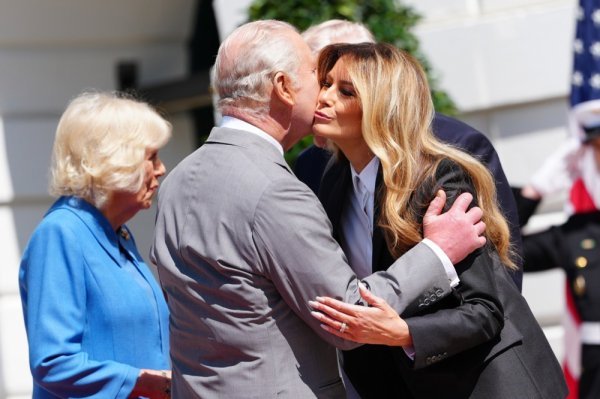 Oproštaj pun emocija: Melanija zamolila kralja Charlesa da prenese poruku Kate Middleton