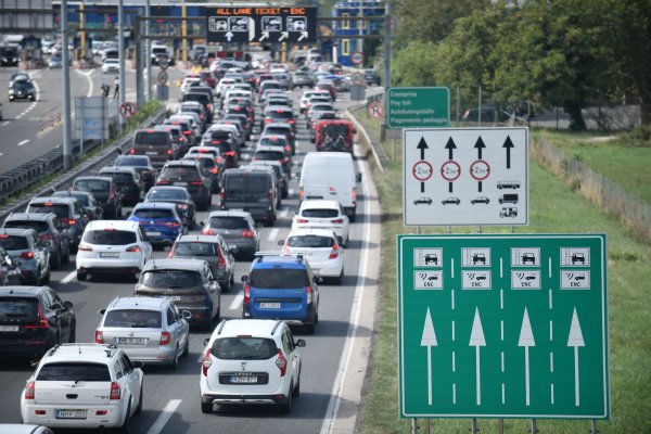 Gužve kod Lučkog prema moru, vjetar stvara probleme na Jadranskoj magistrali