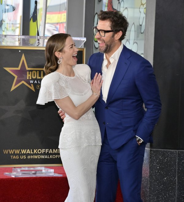 Kao da kamere ne postoje: Emily Blunt i John Krasinski ukrali pažnju na Stazi slavnih