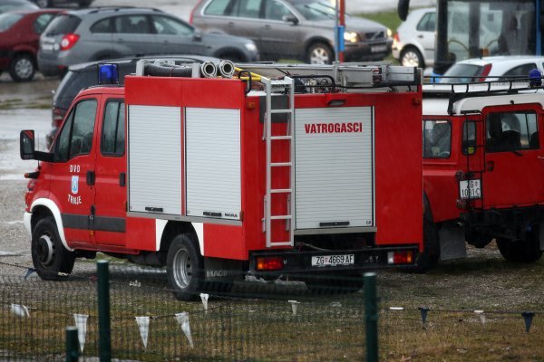Gori na istoku Zagreba: Zapaljen glomazni otpad