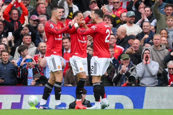 Manchester United u ludoj utakmici svladao Liverpool i osigurao Ligu prvaka