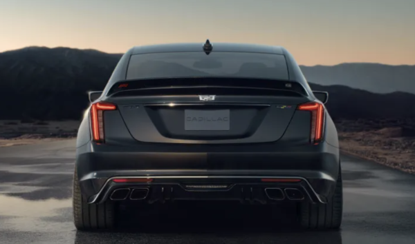 Cadillac predstavio zastrašujuću jurilicu. Ima 685 'konja' i - manualni mjenjač
