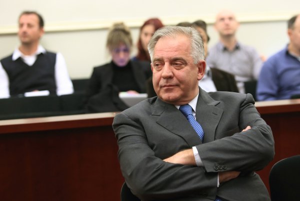 Uhićenje Ive Sanadera nije naročito uzdrmalo HDZ 2010. godine