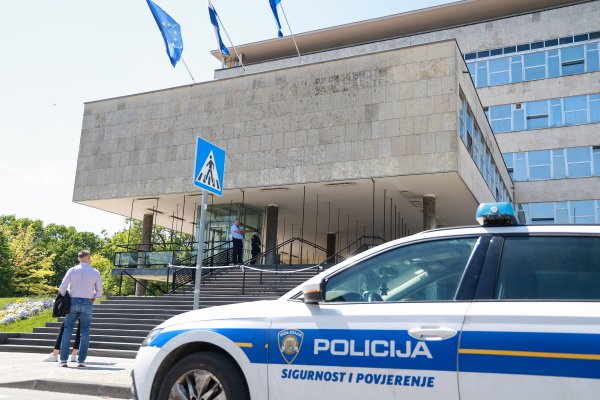 Lažne prijetnje bombom u zagrebačkoj gradskoj upravi i sjedištu Možemo