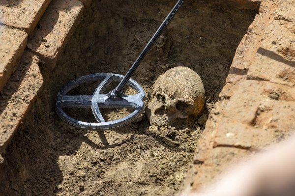 Arheolozi pronašli prvi neotvoreni grob