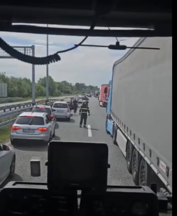 Vatrogasci na A3 jure na intervenciju, a pogledajte što rade vozači: Kultura je velika 0
