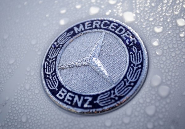 Njemački autogiganti okreću se oružju: Mercedes slijedi Volkswagen