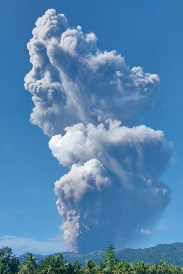 I dalje traje potraga za trojicom planinara nestalih nakon erupcije vulkana u Indoneziji