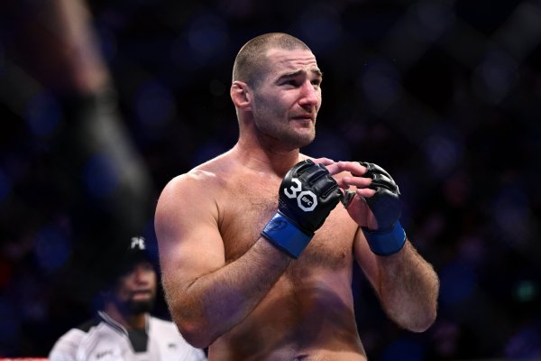 Senzacija u UFC-u: Neporaženi Dagestanac izgubio prvi put u karijeri i ostao bez titule