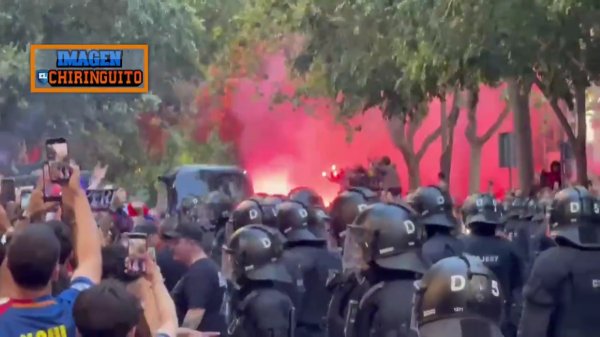 Pogledajte bizarne scene pred El Clasico: Navijači Barce gađali autobus s igračima Barcelone